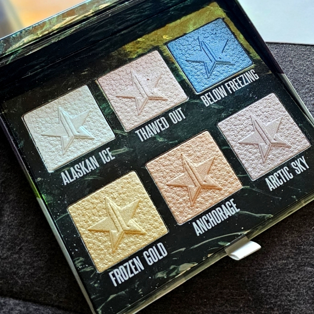 Jeffree star northern lights highlighter